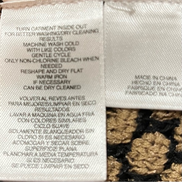 Cardigan in Black & Gold - Picture 7 of 7